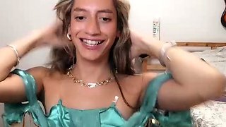 Blonde solo jerking off