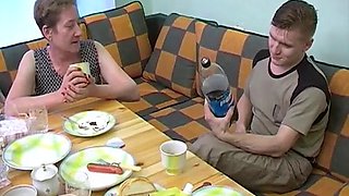 Blowjob and hard fuck after breakfast for a granny: Doggy, Missonary  Amateur Porn