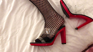 Fetish cumshots on fishnets and high heels