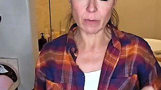 Brunette Solo Webcam Masturbation