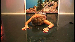 Ggg John Thompson- Chick Kneels Down and Bends Over to Deepthroat and Get Pounded