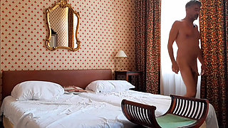 Selena's natural posing and sex games in bed