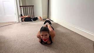 Tatti roana bondage