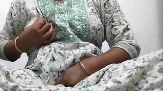 Indian Bhabhi viral sex  video fingering video