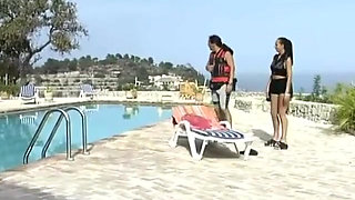 Street Flirting Is Also Possible During the Holidays...