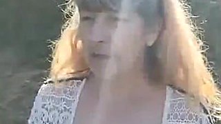 Bowjob in Public 1