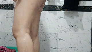 Priya Bhabi Sexy Bath Show