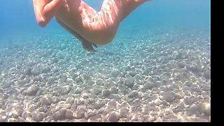 Amateur Exhibitionist Alice Nude Beach Masturbation Underwater Voyeur HD