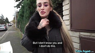 Flirtatious Erik Everhard and Daisy Lee at public agent porn