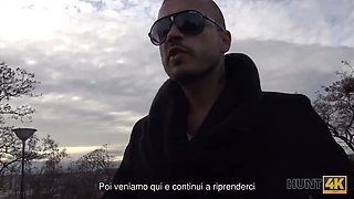 Hunt4k. scopo una ragazza dai capelli rossi davanti al fidanzato