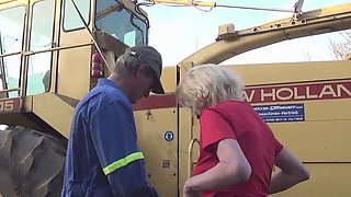 German mature wife gives workers a hand