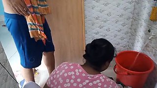Hot Desi Maid Caught in Bathroom by Owner - Homemade Indian Aunty Sex