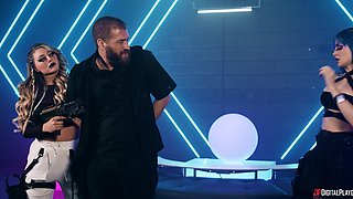 Kayley Gunner's Wild Lesbian Passion Explodes in Sultry Heat