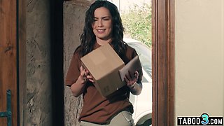 Courier strapon shagged by lesbian hispanic