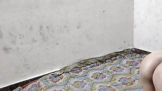 Nahati hui step sister ko bathroom me nanga dekh liya