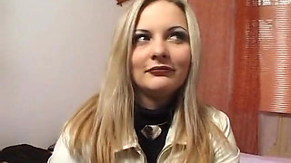 Katja 25, likes to become a pon star