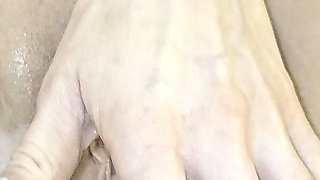 Real Utah Mormon Housewife Uses Dildo in Pussy on homevideo