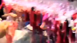 ffentlicher Blowjob in der Umkleidekabine eines Einkaufszen