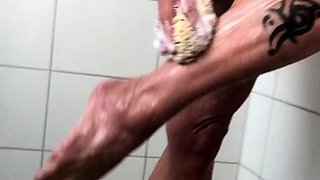 Australian brunette amateurs pussy showering