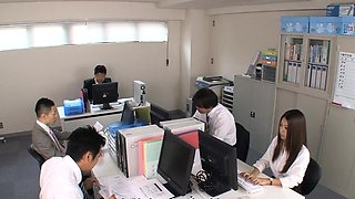 Satomi Suzuki has not worked in this office for long.
