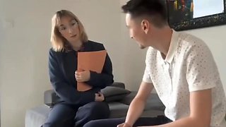 je baise une nounou lors de son recrutement