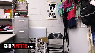 Spoiled blondie teenager jill taylor learns not to steal after officer mike bangs her hard - shoplyfter