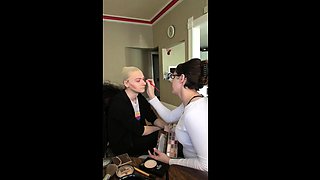 Amateur blonde masturbate when taking shower