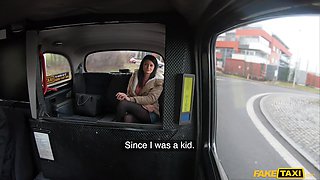 Tiny Tina's Wild Lesbian Passion in Taxi