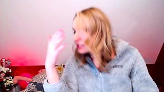 Big boobs milf masturbates with her dildo