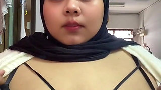 Uncensored Hijabi Massage Big Titty
