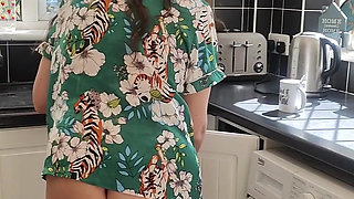 The flashing hotwife gets creampied in the kitchen