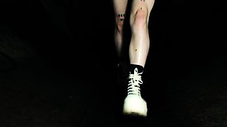 petite Egirl plays with pussy and cums hard in tunnel Venus