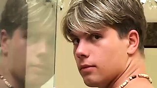 Twink Masturbating: Amateur Cam Video