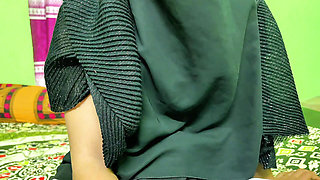 Aunty You're so sexy and your figure is look like sanny leone