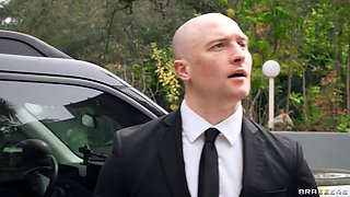 Blowing Off Her Security With Jack Vegas, Jennifer White, Zac Wild - Brazzers