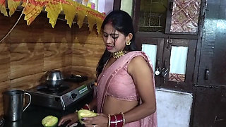 Jija Ne Apni Sali Ko Jangal Me Le Jaa Kar Choda