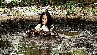 Publicsex amateur fucked outdoors by a stranger for cash