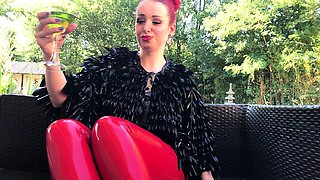 Amateur redhead shaves and masturbates
