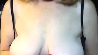 Mature Girl Gives Handjob with Cumshot