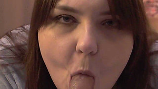 A Sloppy Blowjob Ends with a Burst of Cum in the Mouth of a Solo BBW MILF