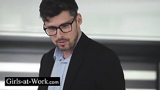 Well-proportioned Carollina Cherry's handjob xxx