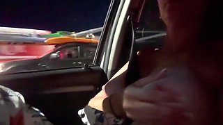Loira Gostosa And Loira Brasileira In Esposa Exibida Mostra Seios No Transito E Depois Vai Gozar No Motel