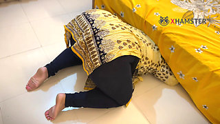 Girlfriend Fucked by Boyfriend When She Stuck Under Bed!