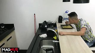 Kitchen Blowjob With Latina Maid Lunna Real Sucking Dick