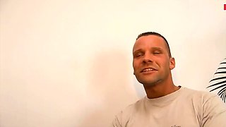Horny bitch fucks in overknees at the casting
