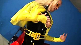 Blonde With Natural Big Boobs Loves Putting A Toy In Her