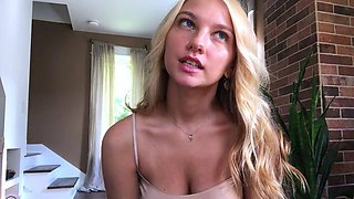 Amateur blonde babe masturbates on cam