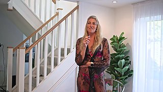 OnlyFans Milf wants you to watch her - Courtney Sins