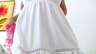 Nan Isabel masturbates before going to the pub