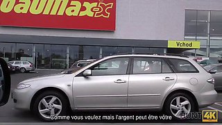 Hunt4k. comment j'ai acheté une jeune chatte durant un shopping